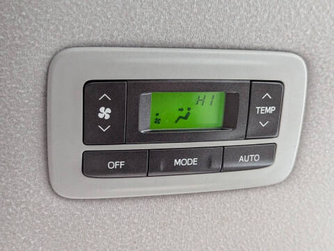 2014 Toyota Sienna XLE 7-Passenger Auto Access Seat