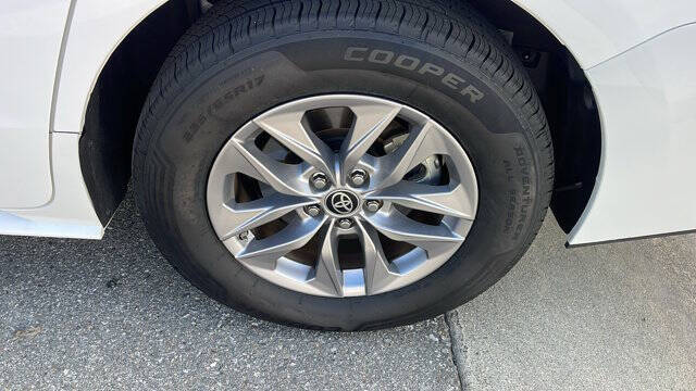 2022 Toyota Sienna LE 8-Passenger