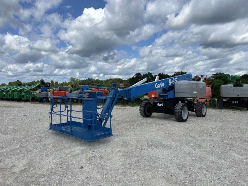 2017 Genie 65' Manlift