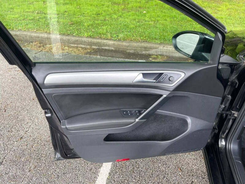 2017 Volkswagen Golf SportWagen