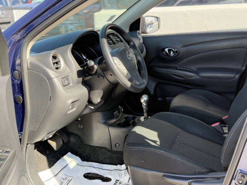 2019 Nissan Versa SV