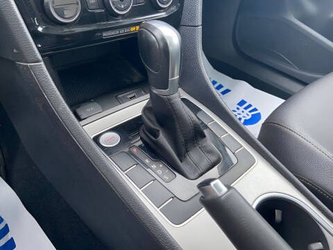 2020 Volkswagen Passat R-Line