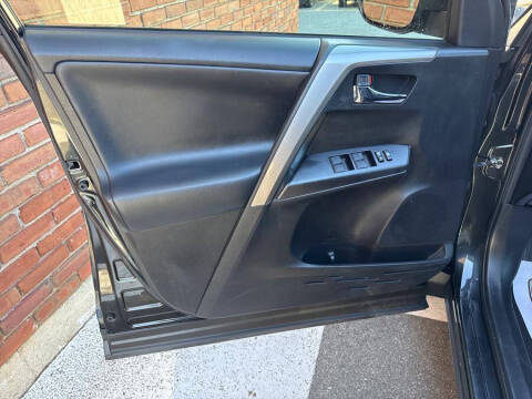 2017 Toyota RAV4 Hybrid XLE