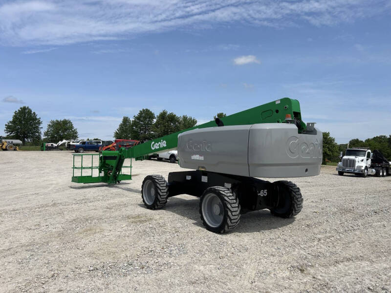 2016 Genie 65' Manlift
