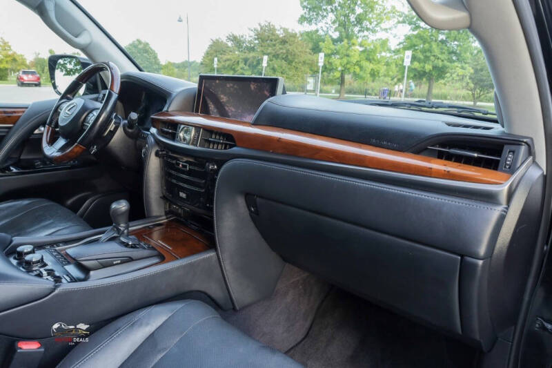 2018 Lexus LX 570 Three-Row