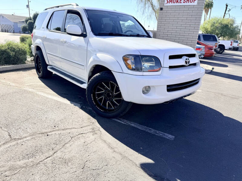 2007 Toyota Sequoia SR5's photo