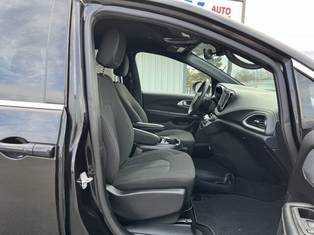 2022 Chrysler Pacifica Touring