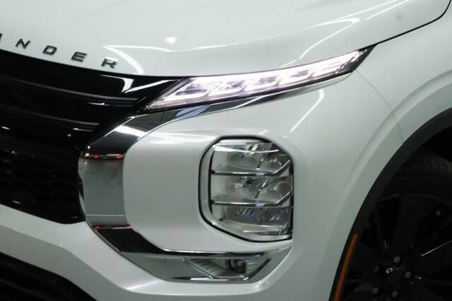 2026 Mitsubishi Outlander LE