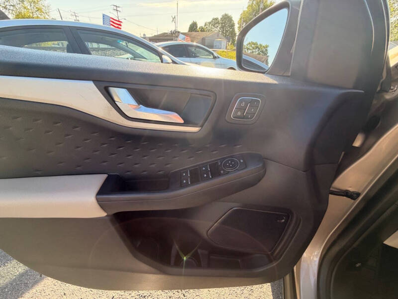 2020 Ford Escape SEL
