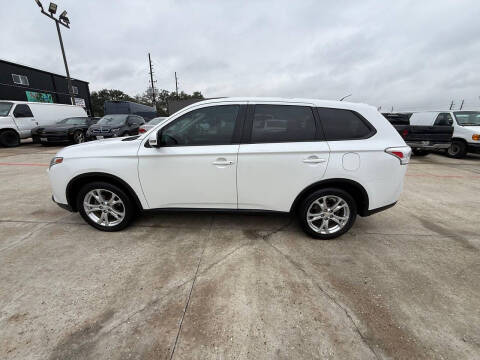 2015 Mitsubishi Outlander SE