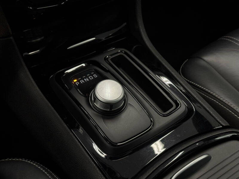 2022 Chrysler 300 S V6