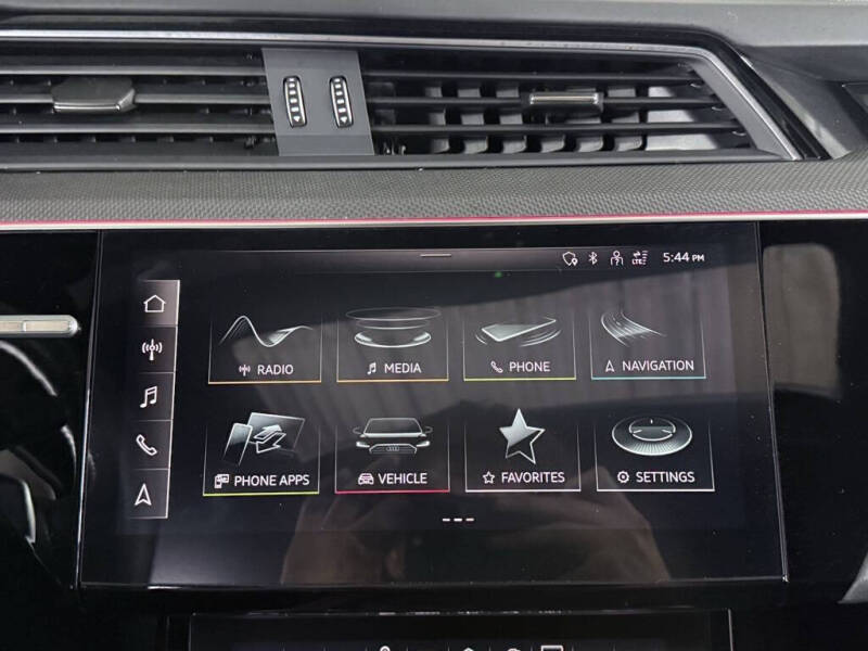 2022 Audi e-tron S quattro Premium Plus