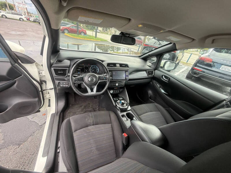 2022 Nissan LEAF SV PLUS