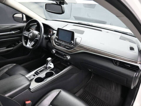 2020 Nissan Altima 2.0 Platinum