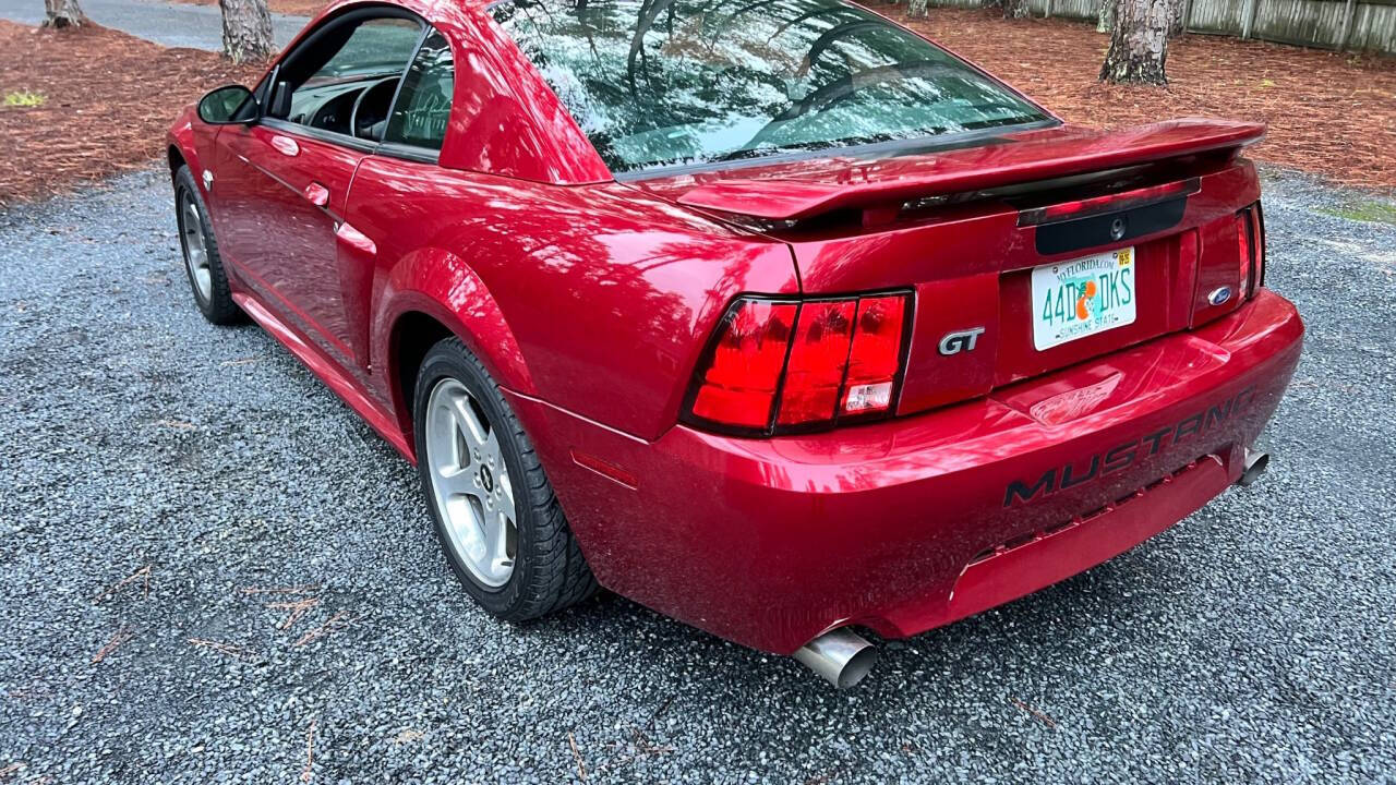 2004 Ford Mustang 13