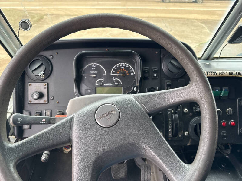 2012 Freightliner MT45 Chassis