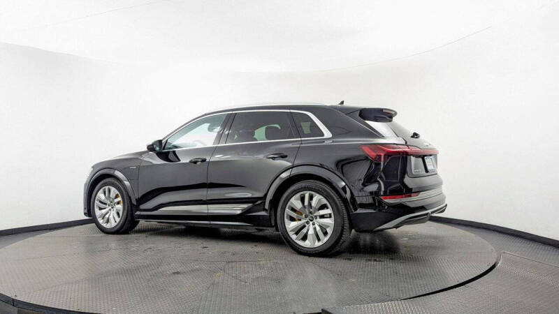 2022 Audi e-tron S quattro Premium Plus
