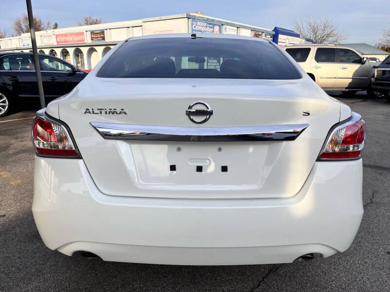 2015 Nissan Altima S photo 5