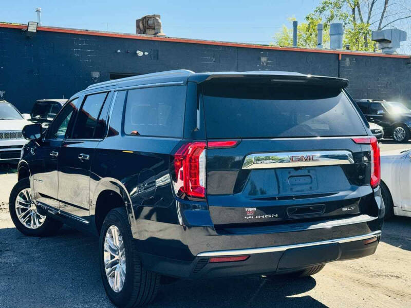 2023 GMC Yukon XL SLT