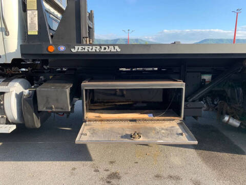 2011 Freightliner M2 112V