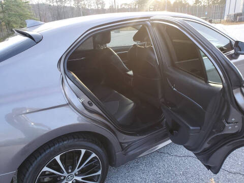 2020 Toyota Camry SE