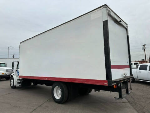 2011 Freightliner M2 106