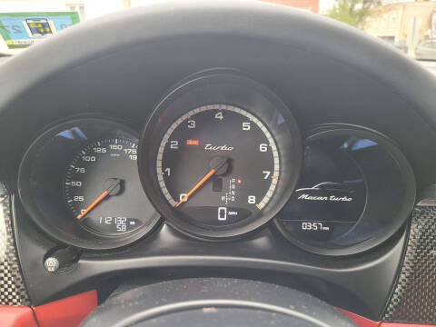 2015 Porsche Macan Turbo