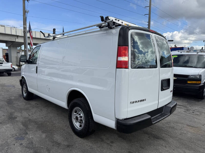 2022 GMC Savana 2500