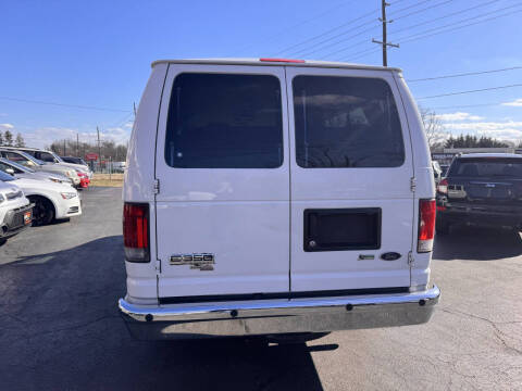 2013 Ford E-Series E-350 SD XLT