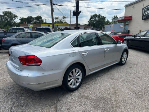 2012 Volkswagen Passat SEL