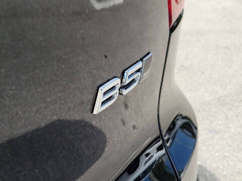 2023 Volvo XC40 B5 Plus Bright Theme