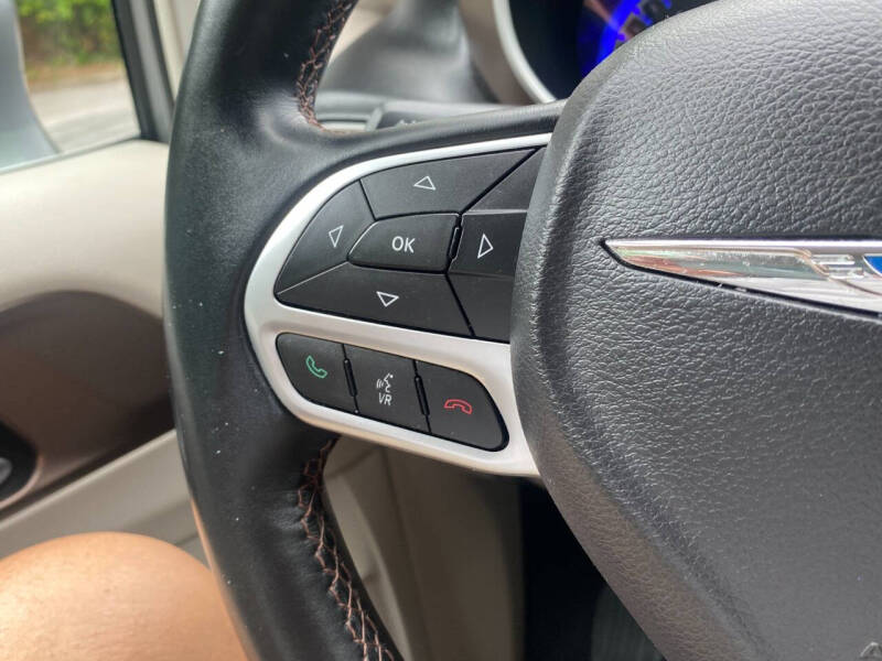 2017 Chrysler Pacifica Touring-L