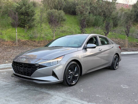 2022 Hyundai Elantra Hybrid Blue