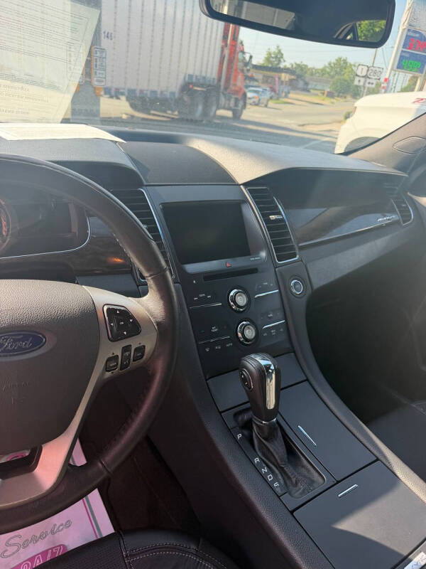 2015 Ford Taurus Limited