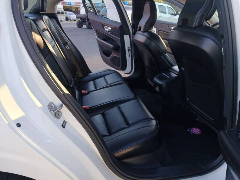 2019 Volvo S60 T6 Momentum