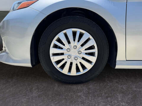 2020 Toyota Camry Hybrid LE