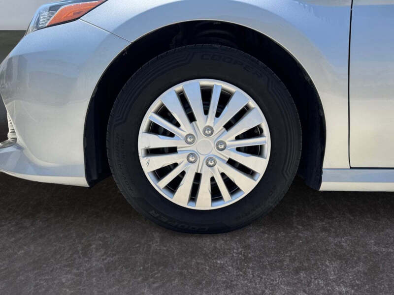 2020 Toyota Camry Hybrid LE