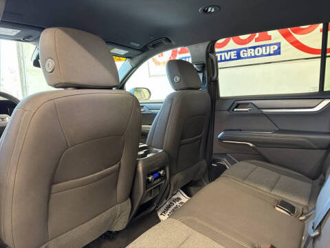 2025 GMC Acadia Elevation