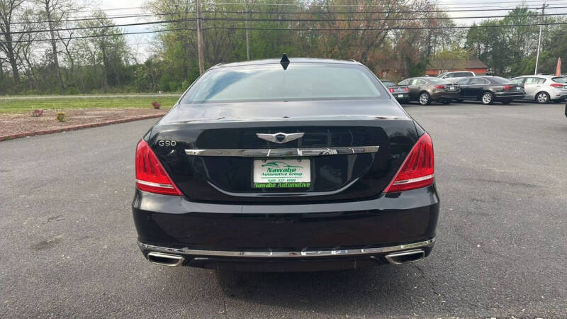 2018 Genesis G90