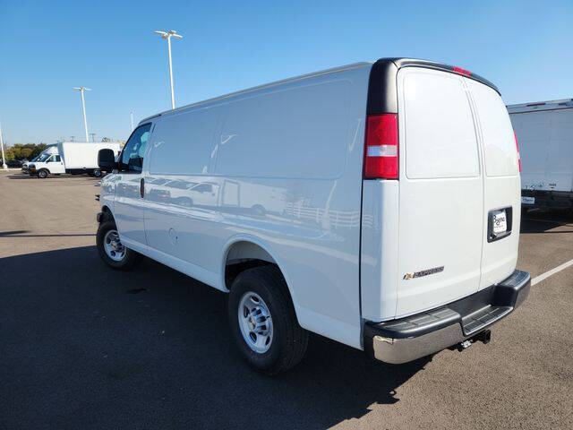 2025 Chevrolet Express 3500