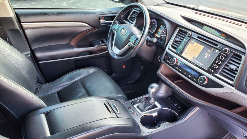 2017 Toyota Highlander Limited