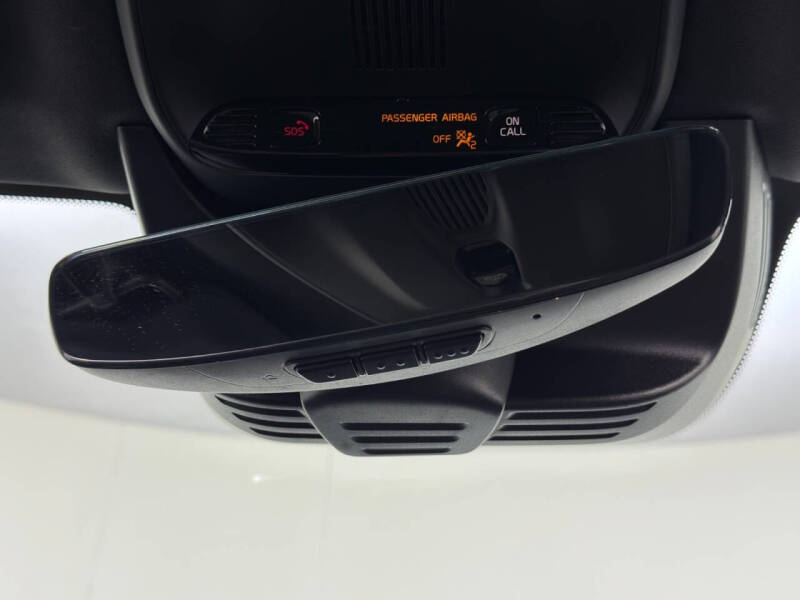 2022 Volvo XC90 Recharge T8 R-Design