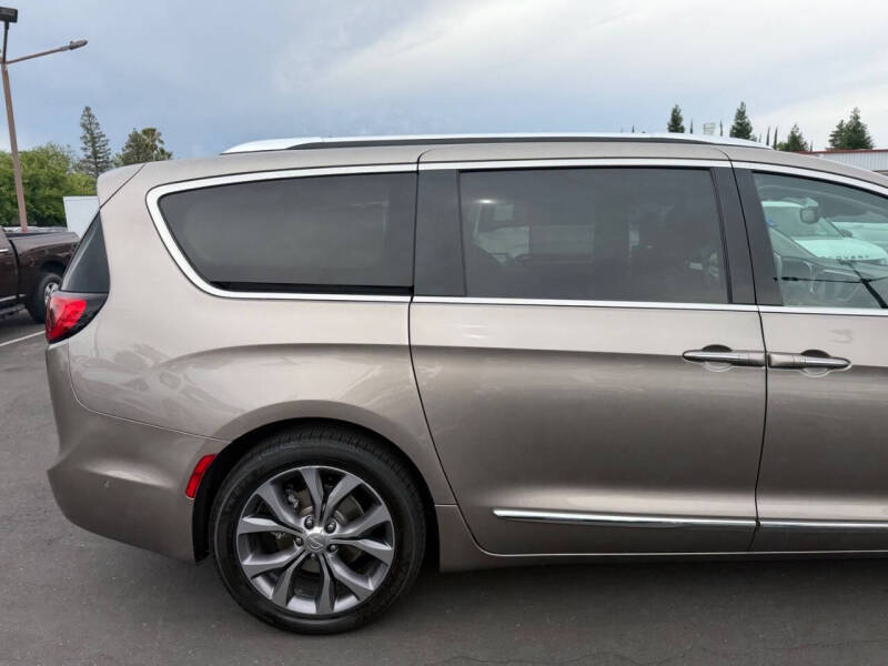 2017 Chrysler Pacifica Limited