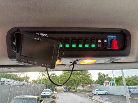 2018 Freightliner M2 106