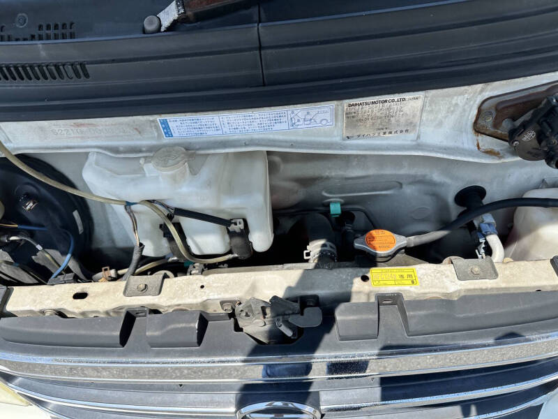 2000 Daihatsu Atrai 7