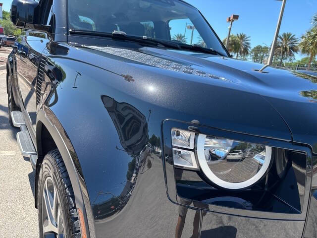 2023 Land Rover Defender 23