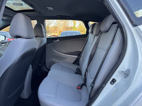 2013 Hyundai Accent SE