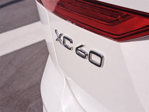 2022 Volvo XC60 Recharge T8 Inscription Expression