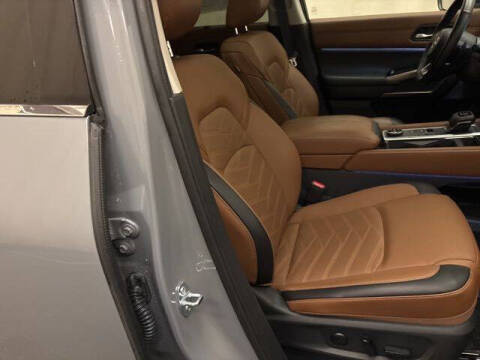 2025 Nissan Pathfinder Platinum