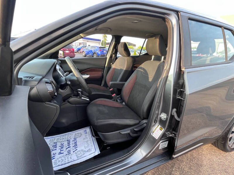 2019 Nissan Kicks SR